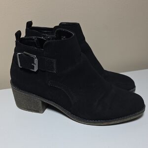 White Mountain Black Ankle Boots with Buckle